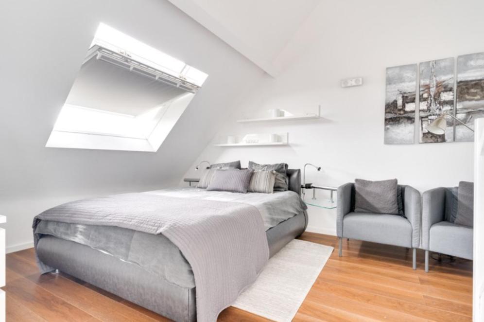 Espace Moderne Pouvant Accueillir 3 Personnes *